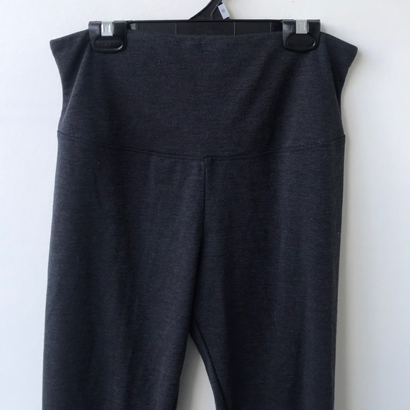 Yummie Gray Full Length Athletic Leggings - Picture 2 of 3